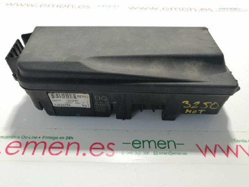  CAJA RELES / FUSIBLES Opel VECTRA C BERLINA 