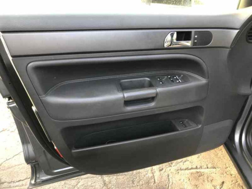  VOLKSWAGEN TOUAREG (7LA) 