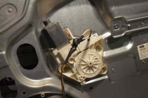  ELEVALUNAS DELANTERO DERECHO FORD FOCUS BERLINA (CAP) 