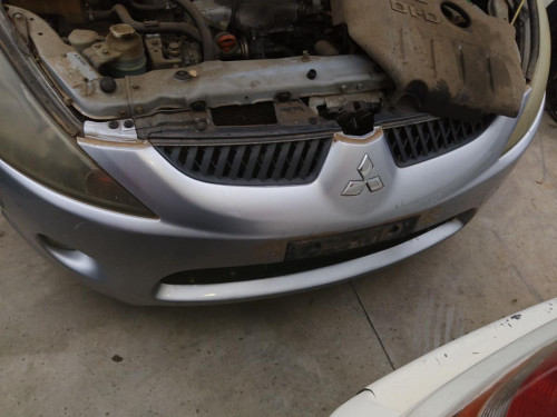 REFUERZO PARAGOLPES DELANTERO Mitsubishi GRANDIS (NA0W) 