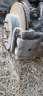 PINZA DE FRENO TRASERA IZQUIERDA