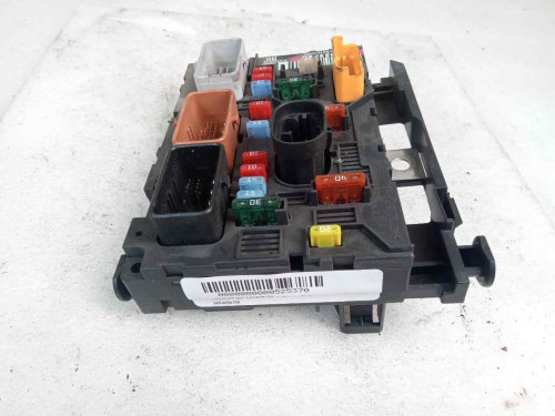  CAJA RELES / FUSIBLES PEUGEOT 207 