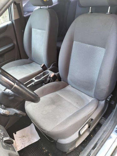  FORD FOCUS BERLINA (CAP) 