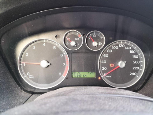  FORD FOCUS BERLINA (CAP) 