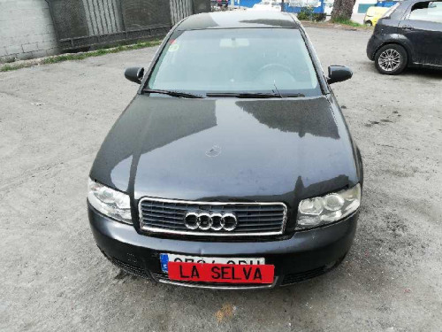 AUDI A4 BERLINA (8E) — vehículo donante para recambios 