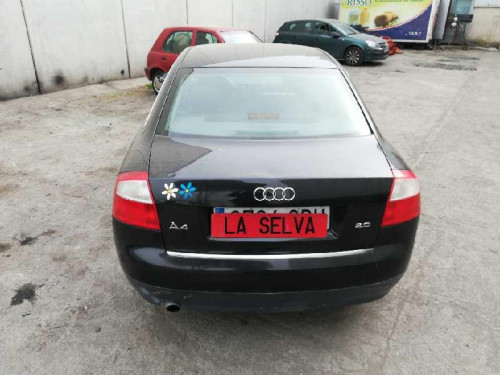AUDI A4 BERLINA (8E) — vehículo donante para recambios 