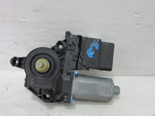 MOTOR ELEVALUNAS TRASERO DERECHO 