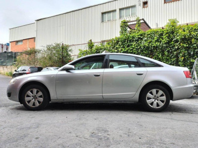AUDI A6 BERLINA (4F2)
