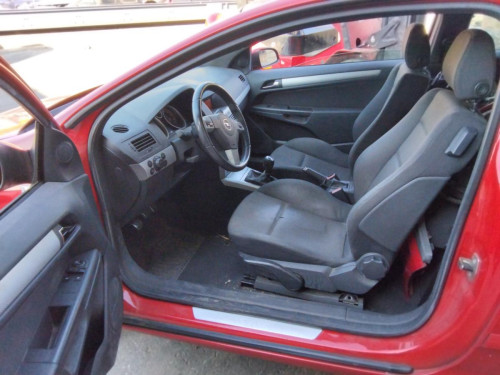  OPEL ASTRA H GTC 