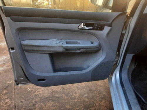 VOLKSWAGEN CADDY (2K)(02.2004) — vehículo donante para recambios 