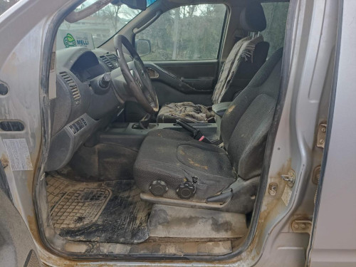 NISSAN NAVARA PICKUP (D40M) — vehículo donante para recambios 