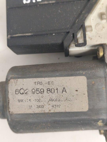 MOTOR ELEVALUNAS DELANTERO DERECHO Seat 