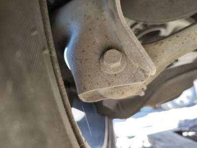 BRAZO SUSPENSION TRASERO DERECHO
