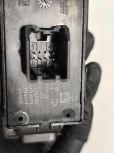  MANDO ELEVALUNAS TRASERO IZQUIERDO Opel INSIGNIA BERLINA 