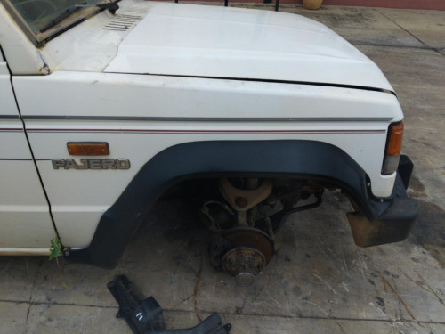 ALETA DELANTERA DERECHA Mitsubishi Montero (L040)(1984->) MITSUBISHI Montero (L040)(1984->) 