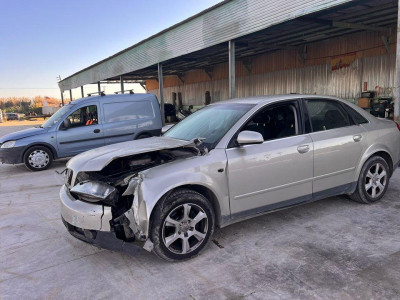 AUDI A4 BERLINA (8E)