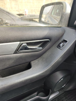 MANETA INTERIOR DELANTERA IZQUIERDA