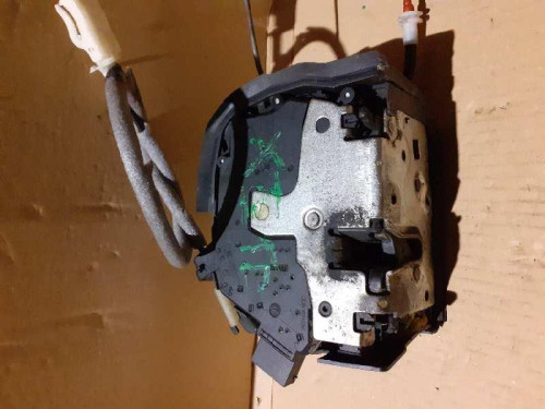  CERRADURA PUERTA TRASERA DERECHA 