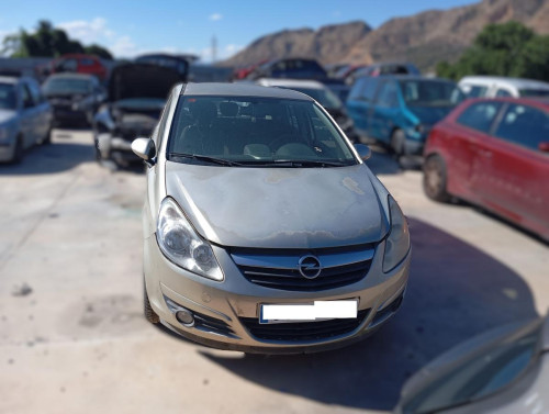 OPEL CORSA D — vehículo donante para recambios 