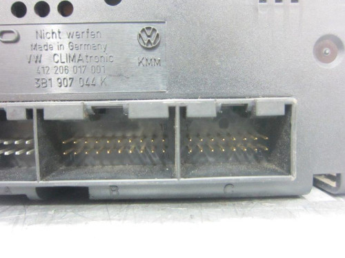  VOLKSWAGEN PASSAT BERLINA (3B3) 