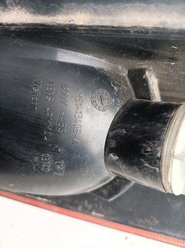  PILOTO TRASERO IZQUIERDO FORD FOCUS BERLINA (CAP) 