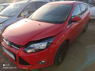 FORD FOCUS BERLINA (CB8)