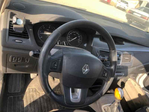 RENAULT LAGUNA III BERLINA — автомобиль-донор на запчасти 