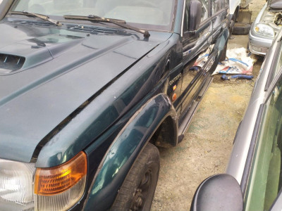 MITSUBISHI MONTERO (V20/V40)