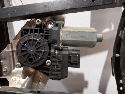 MOTOR ELEVALUNAS TRASERO IZQUIERDO