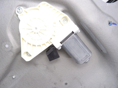  ELEVALUNAS TRASERO DERECHO Mercedes-Benz CLASE A (BM 169) 