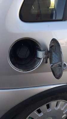 TAPA EXTERIOR COMBUSTIBLE Opel Corsa C (2000-&amp;gt;)