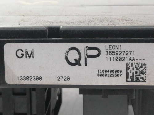  CAJA RELES / FUSIBLES Opel ASTRA J BERLINA 5P 