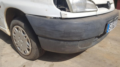 PARAGOLPES DELANTERO Peugeot Partner (S1)(07.1996->12.2003)