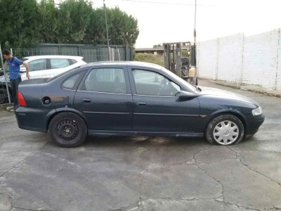 OPEL VECTRA B BERLINA
