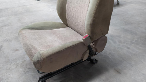 ASIENTO DELANTERO DERECHO Toyota LAND CRUISER (J12) 