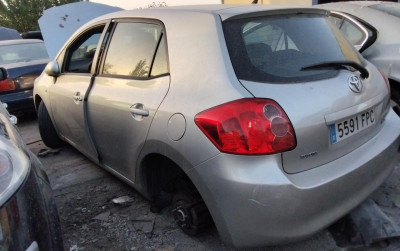 TOYOTA AURIS (E15)