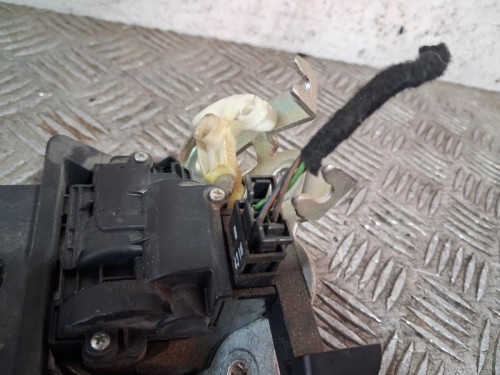 CERRADURA MALETERO / PORTON 