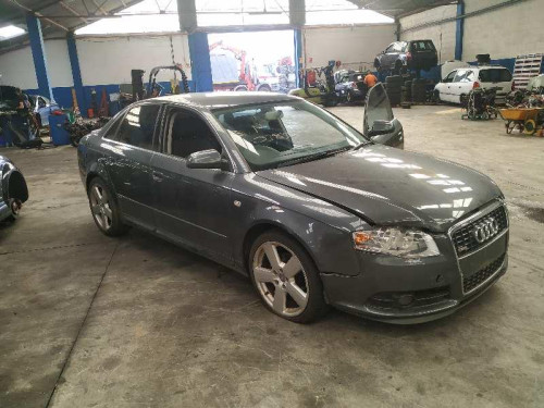  AUDI A4 BERLINA (8E) 