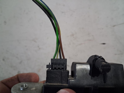 CERRADURA MALETERO / PORTON 