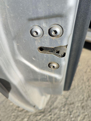 CERRADURA PUERTA DELANTERA IZQUIERDA