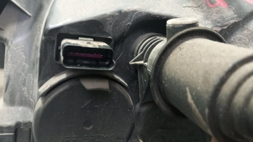 FARO DERECHO DACIA DUSTER I 