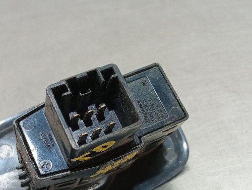 MANDO ELEVALUNAS TRASERO DERECHO Volvo XC90 