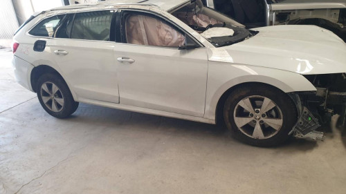  SKODA OCTAVIA BERLINA (NX3) 