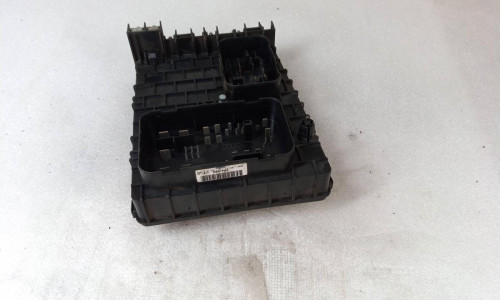  CAJA RELES / FUSIBLES Volkswagen GOLF V (1K1)(10.2003) 