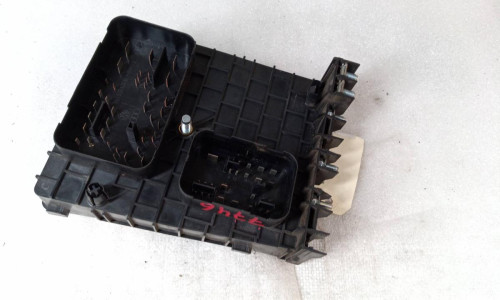  CAJA RELES / FUSIBLES Volkswagen GOLF V (1K1)(10.2003) 
