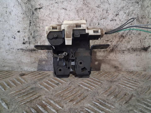 CERRADURA MALETERO / PORTON 