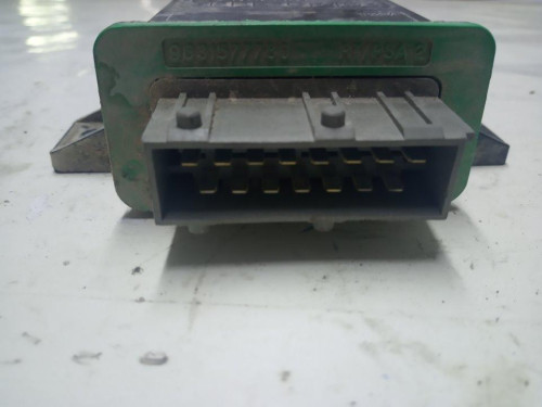  CAJA RELES / FUSIBLES CITROEN SAXO 