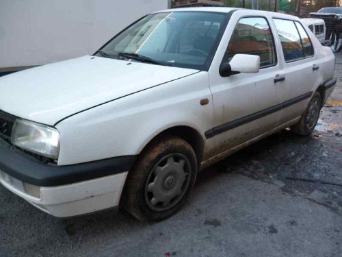 VOLKSWAGEN VENTO (1H2) 