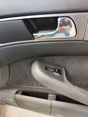 MANETA INTERIOR DELANTERA DERECHA