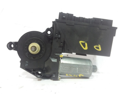 MOTOR ELEVALUNAS DELANTERO DERECHO 